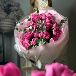 Букет из розовой кустовой розы  - Мастерская флористики и декора "Цветной бульвар" - Екатеринбург